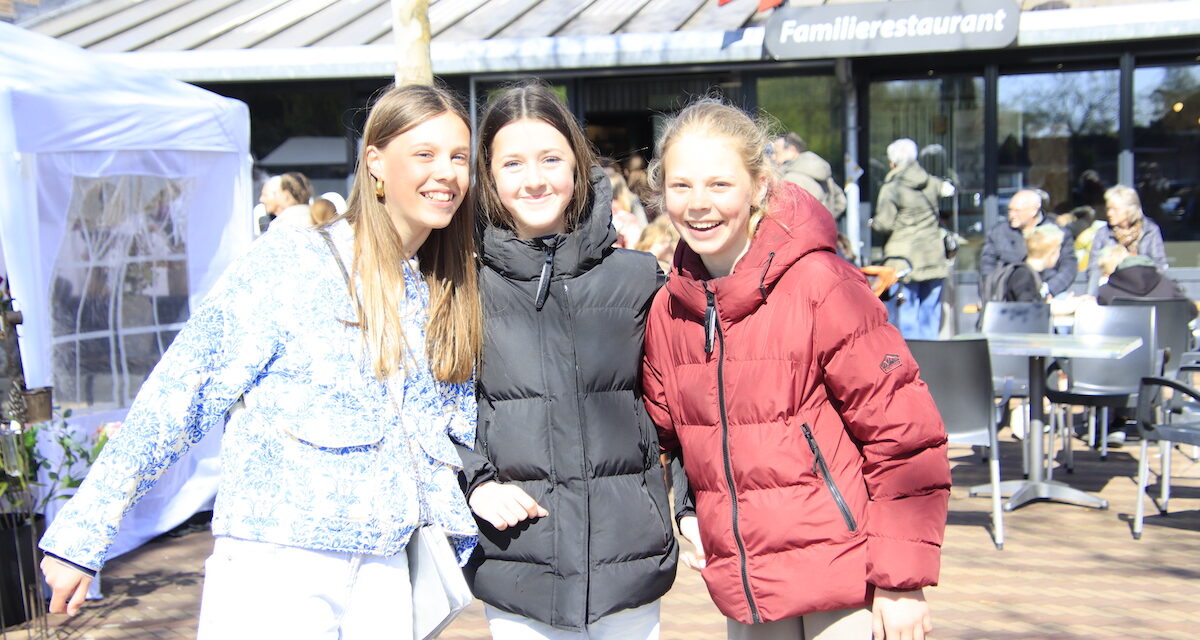 Staphorster markt 2026 zonnig en druk