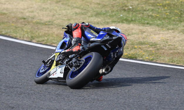 Mika Tiemens Racing: Groei, strijd en karakter op een uitdagend raceweekend op circuit Carole