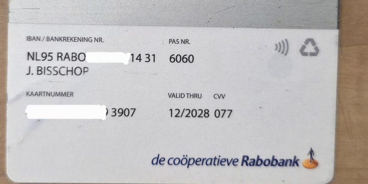 J. Bisschop, hier is uw bankpas