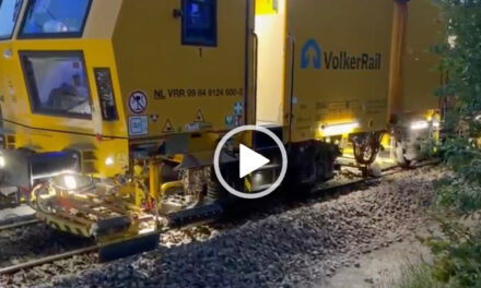 Ondertussen aan het spoor