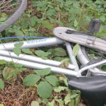 Fiets in berm Kerkenland bij zoeggat