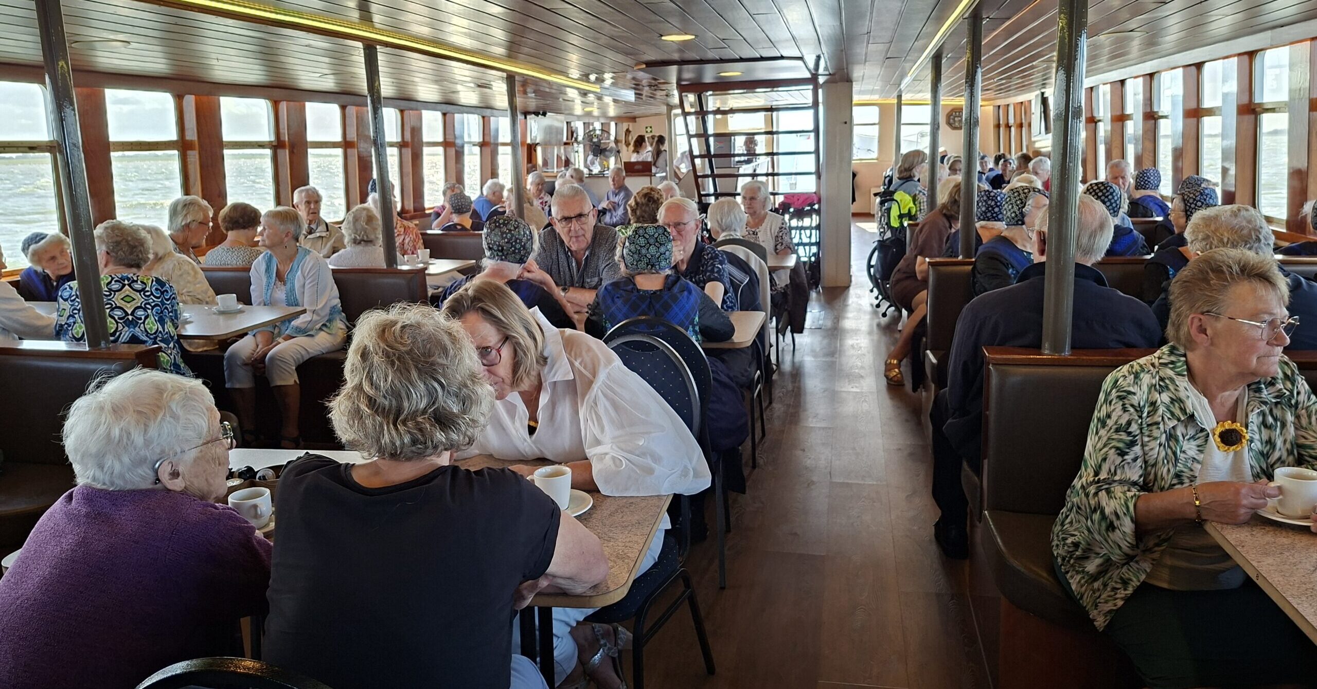 De zonnebloem maakt een rondvaart vanuit de haven van Urk