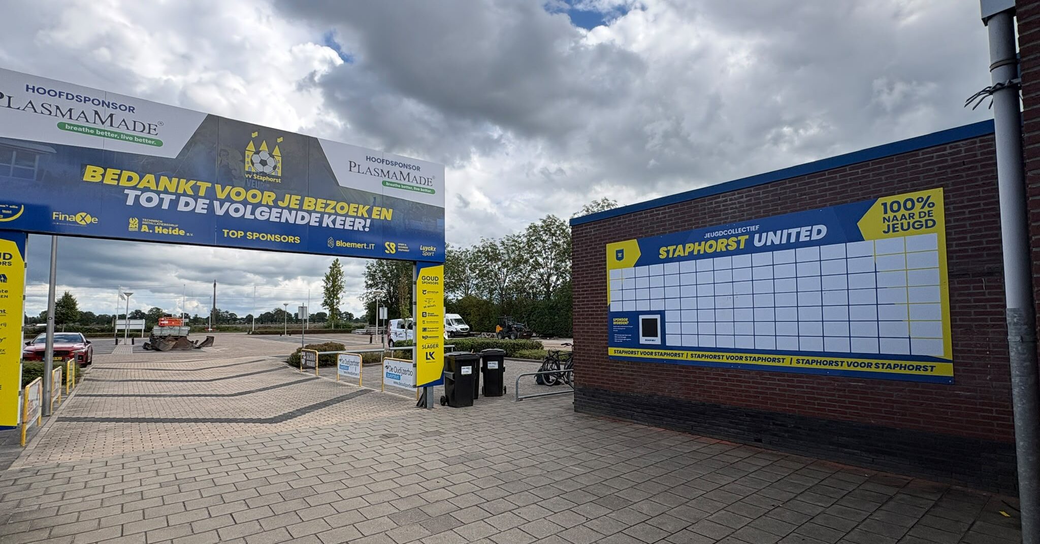Staphorster bedrijven zetten de jeugd van vv Staphorst op het bord