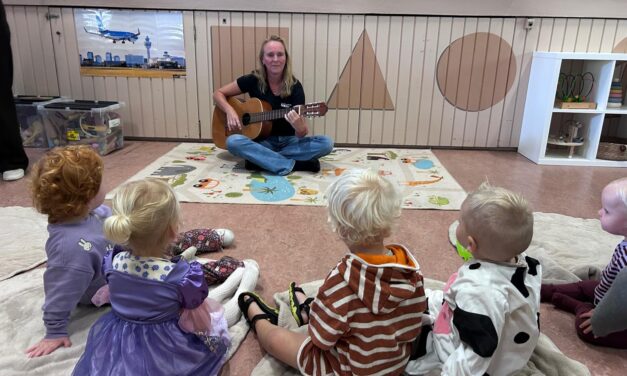 Gezellig voorleesfeest voor jong en oud bij Kinderopvang Mathil