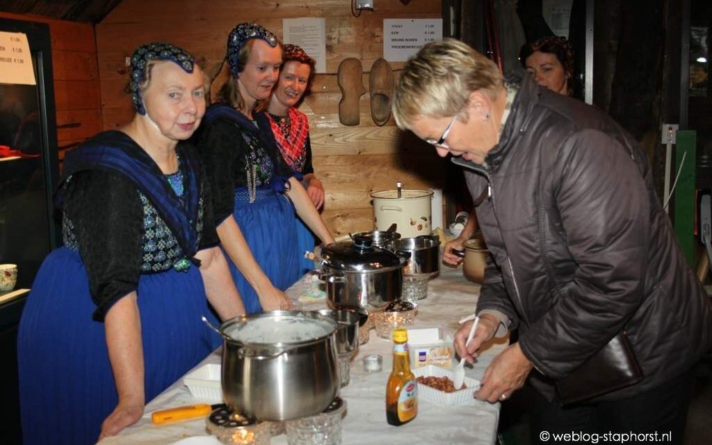 Lokale lekkernijen proeven in Museum Staphorst