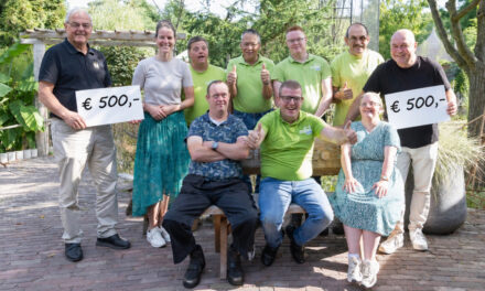 VV Staphorst reikt cheques uit aan twee goede doelen!